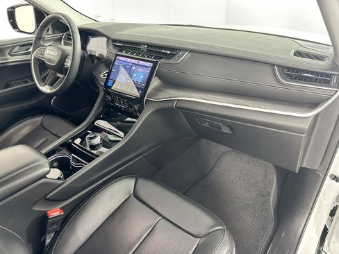 Used 2023 Jeep Grand Cherokee L Limited w/ Luxury Tech Group II image 31