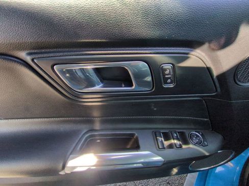 Used 2017 Ford Mustang Premium image 12