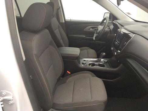 Used 2020 Chevrolet Traverse LS image 21