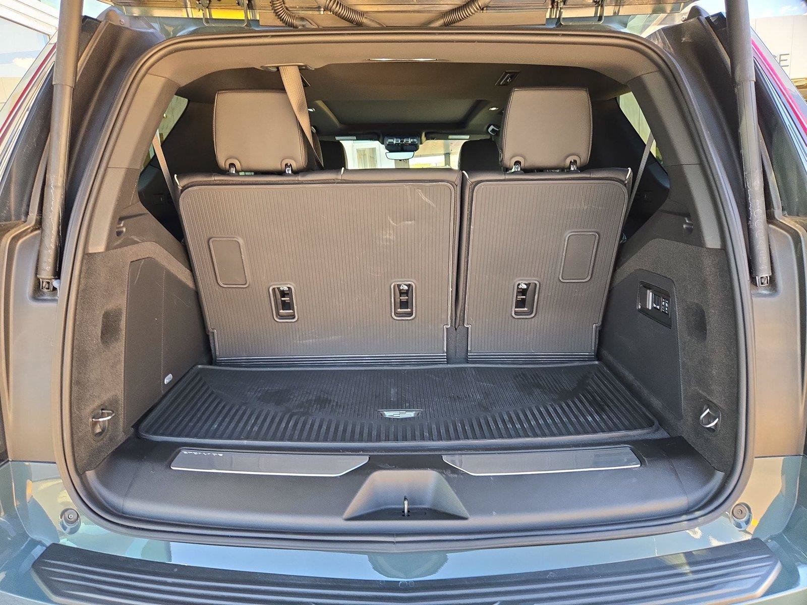 Certified 2026 Cadillac Escalade Luxury w/ LPO, Floor Liner Package RWD image 31