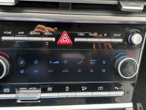 Used 2025 Hyundai Santa Fe Limited AWD/4WD image 25
