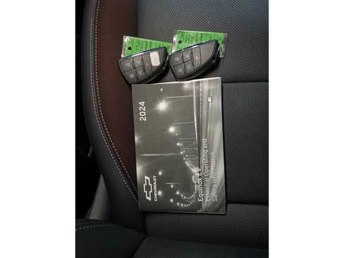 Used 2024 Chevrolet Equinox EV RS FWD image 24