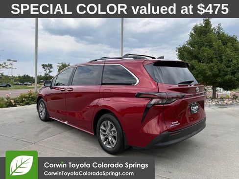 Used 2025 Toyota Sienna XLE AWD/4WD image 5