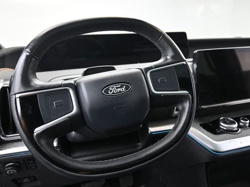 Used 2025 Ford Expedition Tremor AWD/4WD image 12