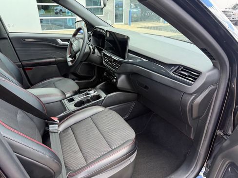 Certified 2023 Ford Escape ST-Line w/ Tech Pack #1 FWD image 13