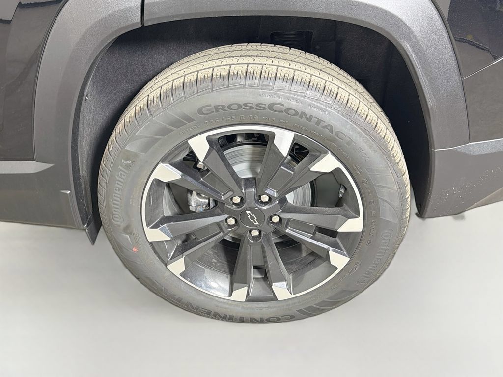 New 2027 Chevrolet Equinox RS w/ LPO, Floor Liner Package AWD/4WD image 26