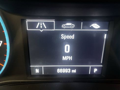 Used 2018 Chevrolet Cruze LT w/ Convenience Package FWD image 6
