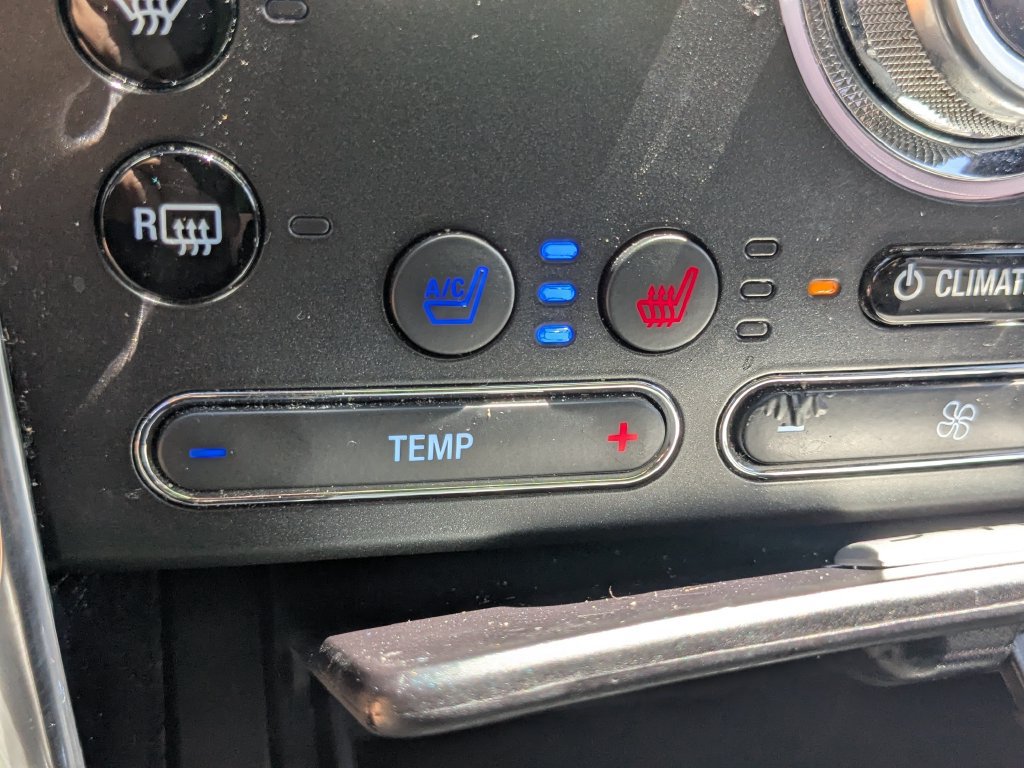 Used 2019 Ford Explorer Limited w/ Class III Trailer Tow Package FWD image 9