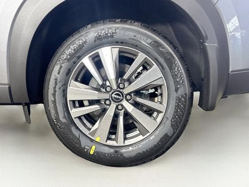 New 2026 Nissan Pathfinder SL AWD/4WD image 9