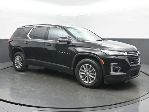 Used 2023 Chevrolet Traverse LT FWD image 7