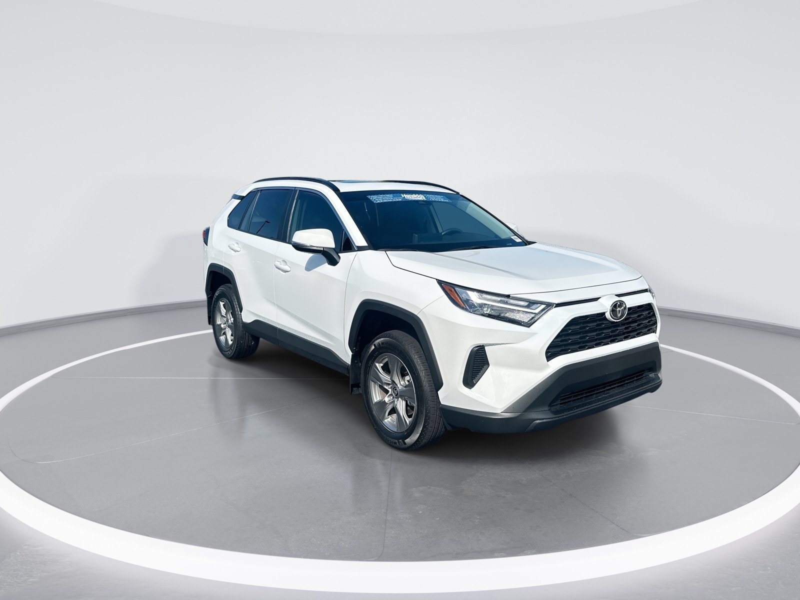 Used 2025 Toyota RAV4 XLE w/ Convenience Package FWD image 2