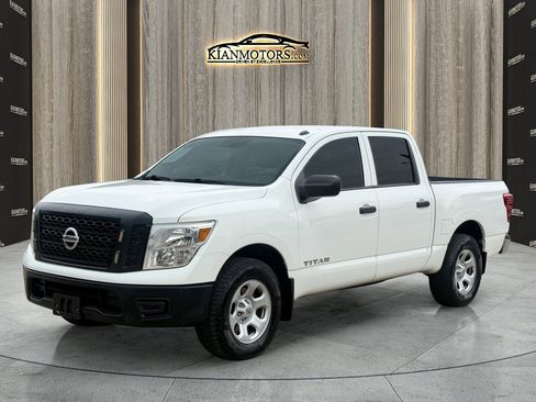 Used 2019 Nissan Titan S AWD/4WD image 3