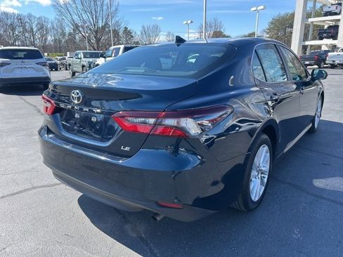 Used 2021 Toyota Camry LE image 5