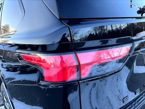 Used 2024 Toyota Sequoia Platinum image 35