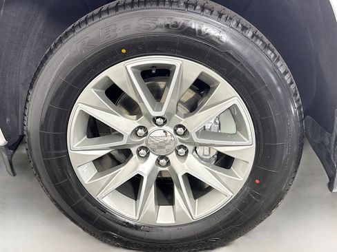 Used 2024 Chevrolet Silverado 1500 Custom image 37