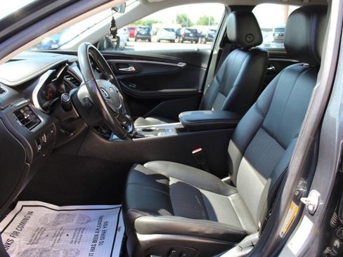 Used 2018 Chevrolet Impala LT image 16