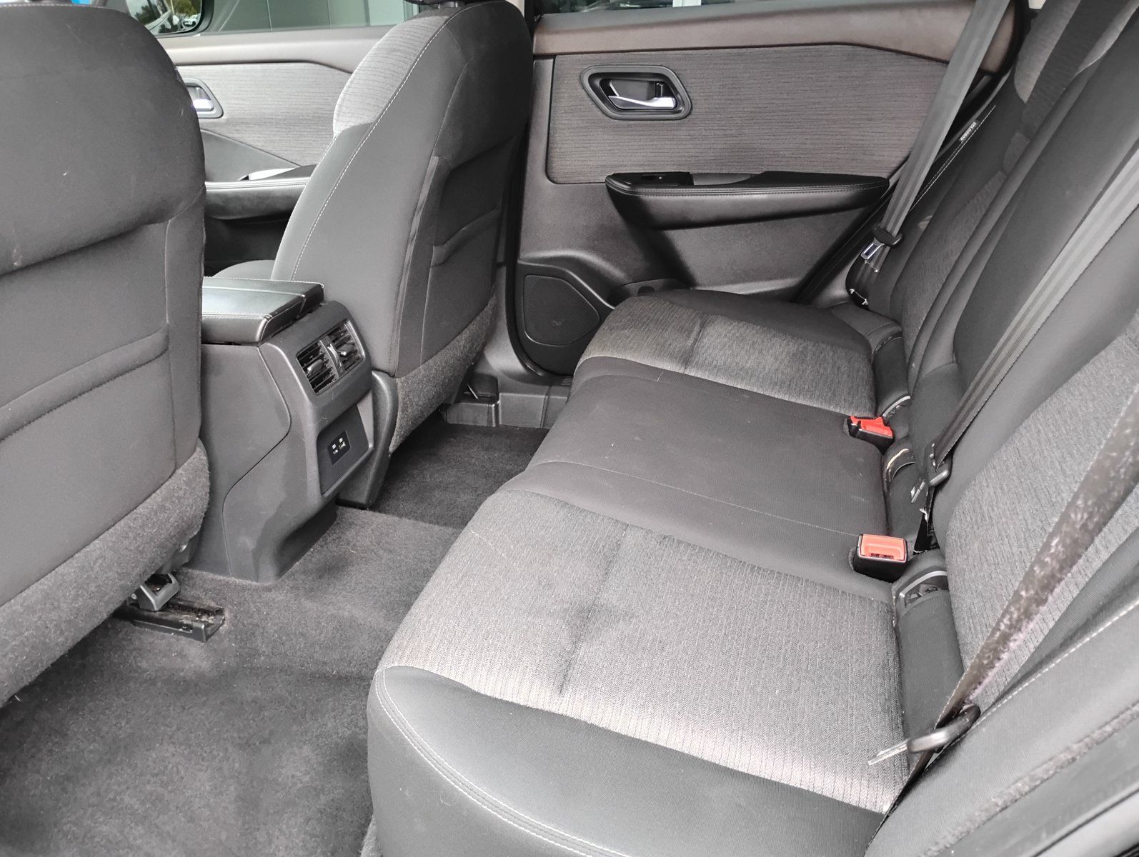 Used 2021 Nissan Rogue SV AWD/4WD image 27