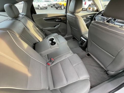Used 2018 Chevrolet Impala Premier FWD image 23