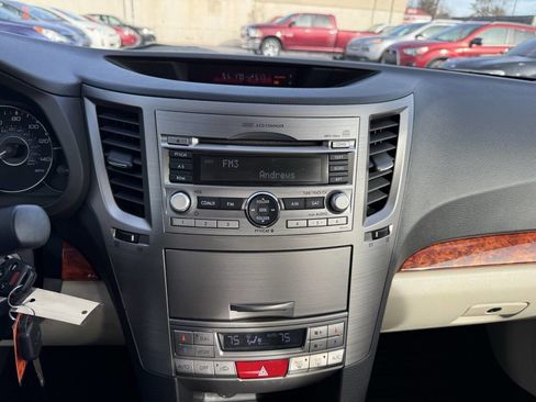 Used 2010 Subaru Legacy 2.5i Limited image 18