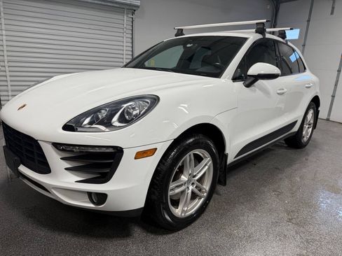 Used 2018 Porsche Macan AWD/4WD image 2