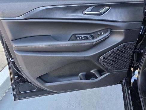 New 2025 Jeep Grand Cherokee Laredo X w/ Luxury Tech Group I image 32