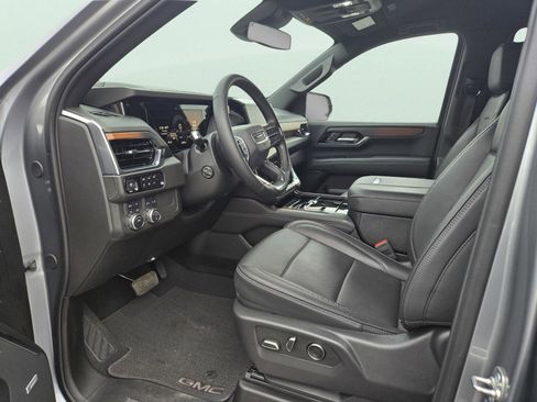Used 2025 GMC Yukon Denali AWD/4WD image 10