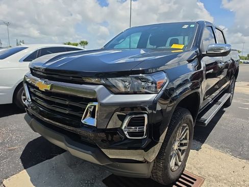 Used 2025 Chevrolet Colorado LT w/ Advanced Trailering Package RWD image 4