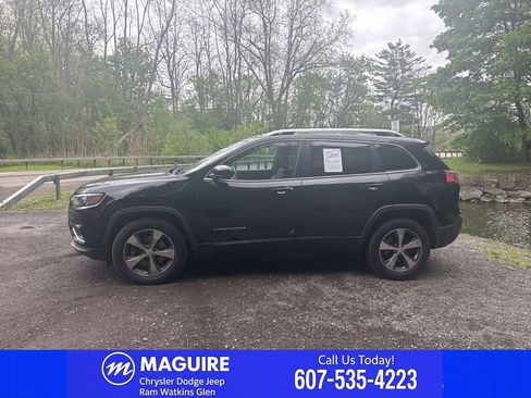 Used 2019 Jeep Cherokee Limited AWD/4WD image 5