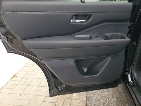 New 2026 Nissan Pathfinder Platinum image 24