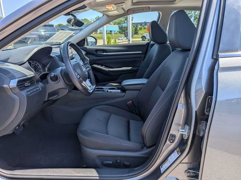 Used 2022 Nissan Altima 2.5 SV w/ SV Premium Package AWD/4WD image 15
