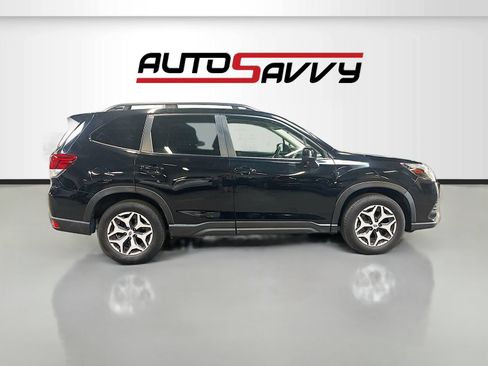 Used 2022 Subaru Forester Premium AWD/4WD image 8
