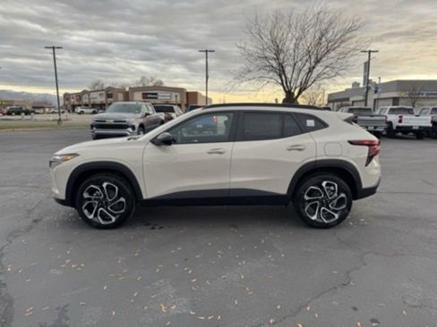 New 2026 Chevrolet Trax RS w/ Driver Confidence Package FWD image 4