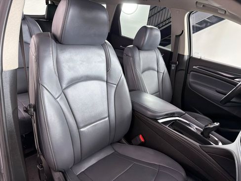 Used 2019 Buick Enclave Essence FWD image 27