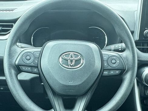 Used 2025 Toyota RAV4 LE image 27