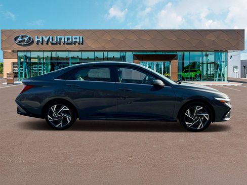 New 2024 Hyundai Elantra Limited image 9