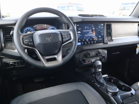 New 2025 Ford Bronco Big Bend image 2