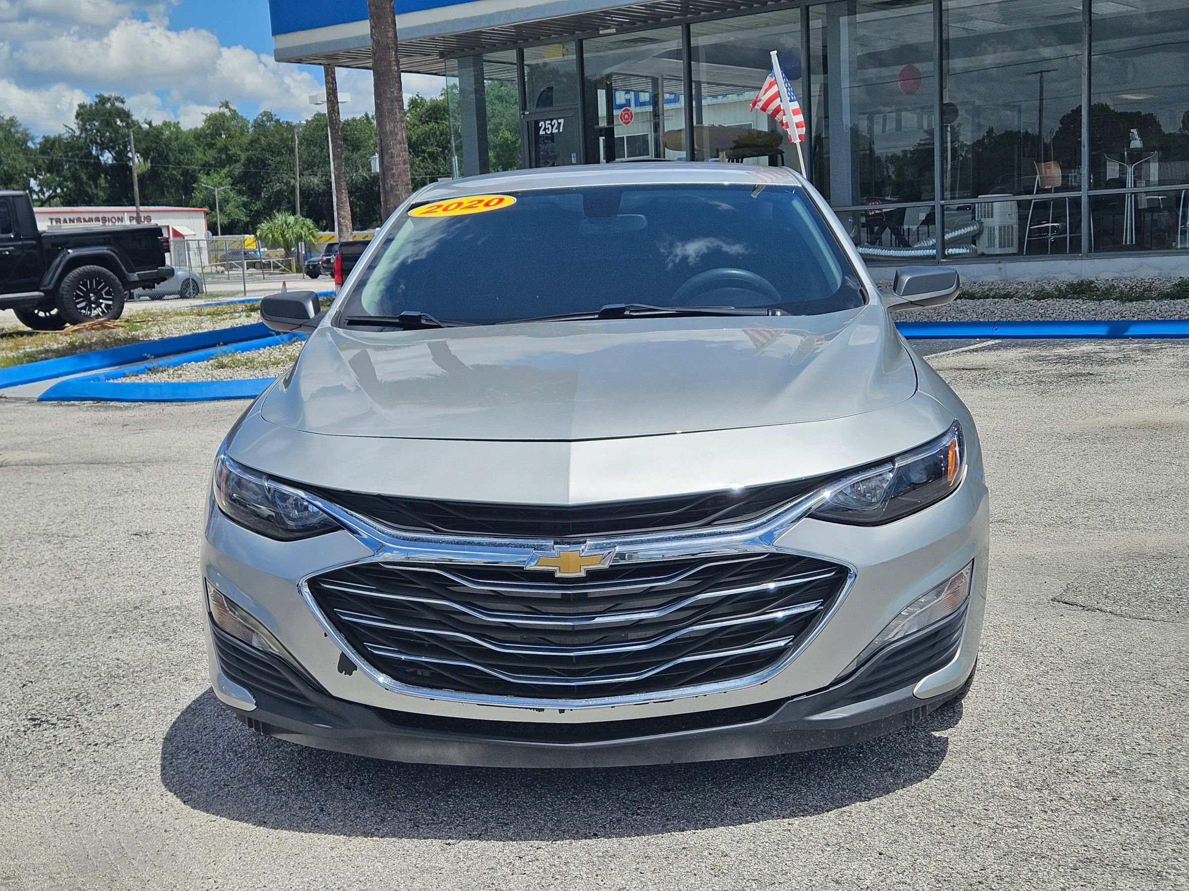 Used 2020 Chevrolet Malibu LT FWD image 2