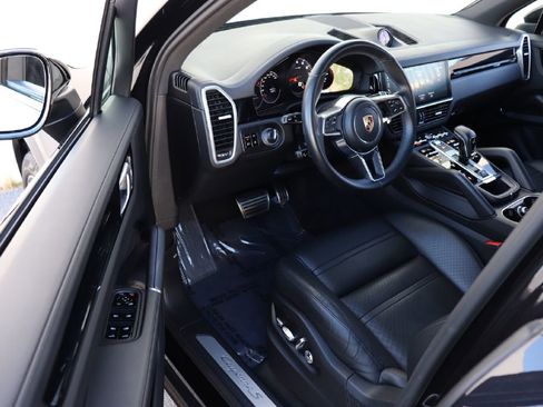 Used 2019 Porsche Cayenne S image 15
