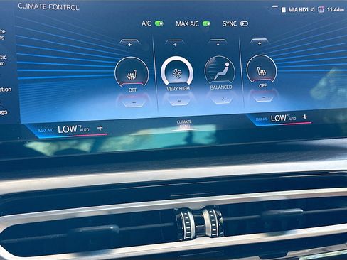 Used 2024 BMW 330i Sedan w/ Premium Package image 16