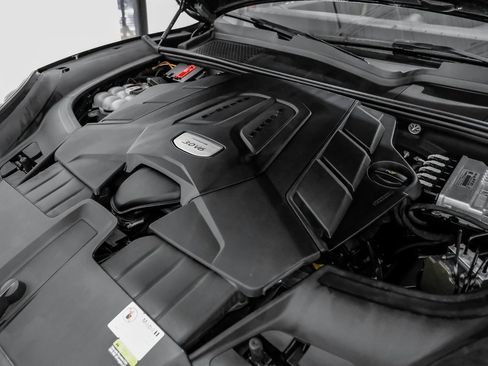 Used 2023 Porsche Cayenne image 58