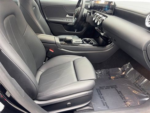 Used 2023 Mercedes-Benz CLA 250 4MATIC w/ Premium Package image 43