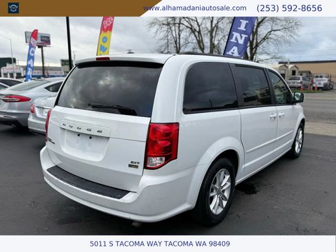 Used 2016 Dodge Grand Caravan SXT image 2
