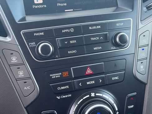 Used 2017 Hyundai Santa Fe SE image 23