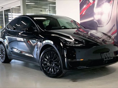 Used 2024 Tesla Model Y Long Range image 20