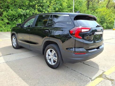 Used 2024 GMC Terrain SLE FWD image 4