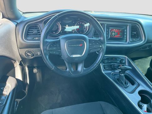 Used 2017 Dodge Challenger SXT RWD image 19