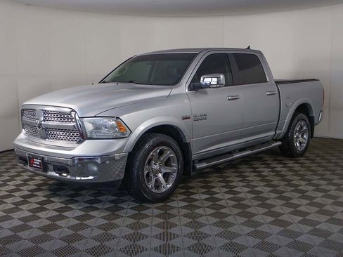 Used 2015 RAM 1500 Laramie w/ Convenience Group image 9