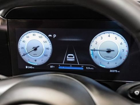 Used 2023 Hyundai Elantra Limited FWD image 24
