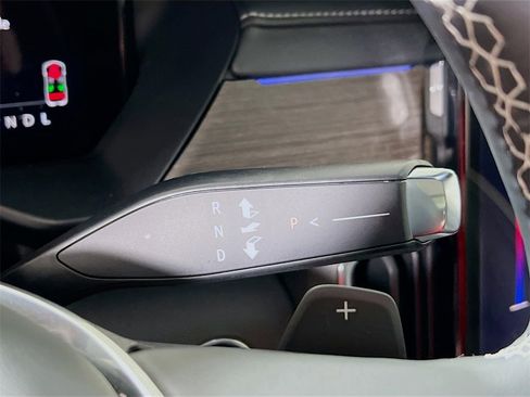 Used 2025 GMC Acadia Denali w/ LPO, Floor Liner Package image 16