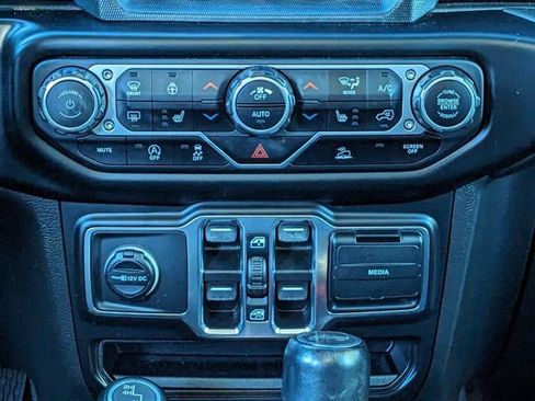 Used 2021 Jeep Wrangler Unlimited Sahara AWD/4WD image 14